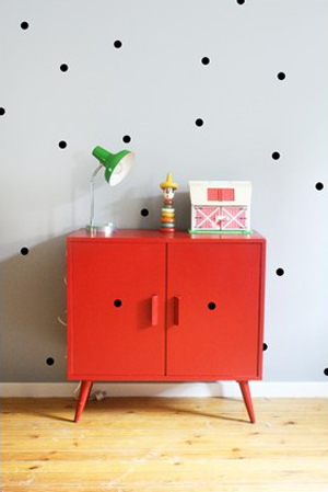 commode rouge pois-noirs